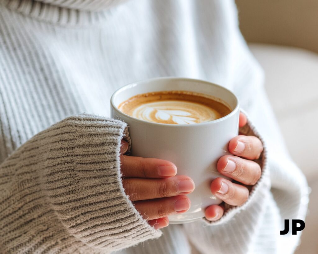 Ar galima gerti kavą per PMS