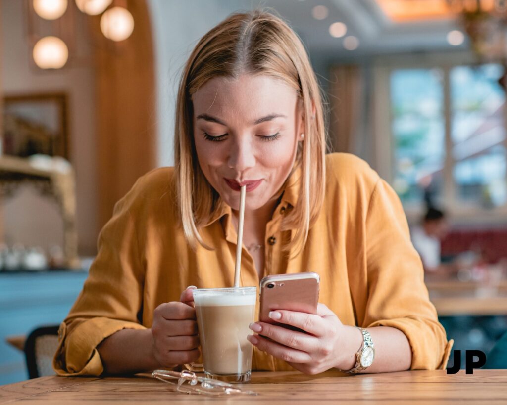 Individualus jautrumas kofeinui: kodėl vienoms moterims kava per PMS kenkia labiau