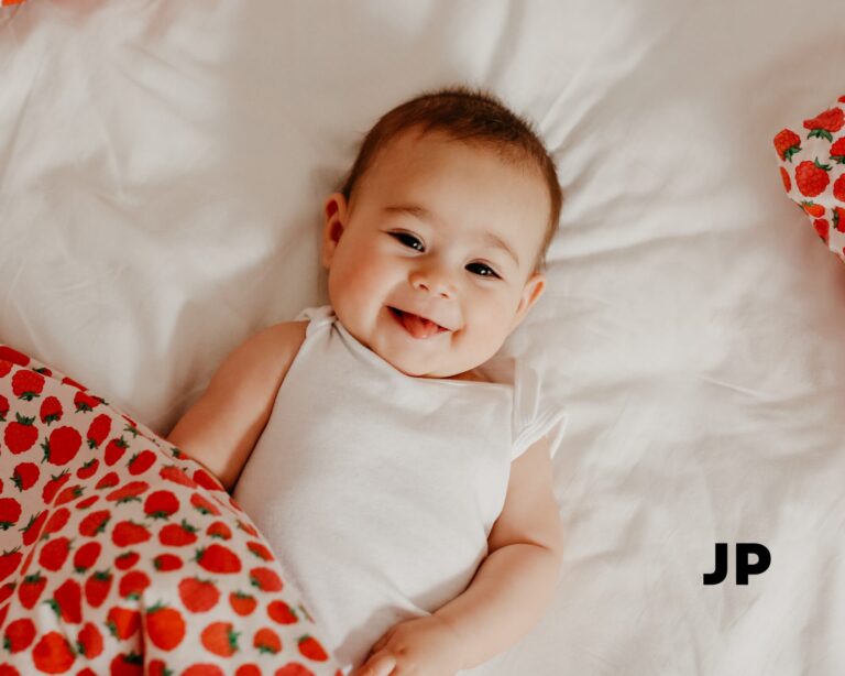 Kūdikio miego regresas – miego regreso laikotarpiai, priežastys, požymiai ir pagalba tėvams