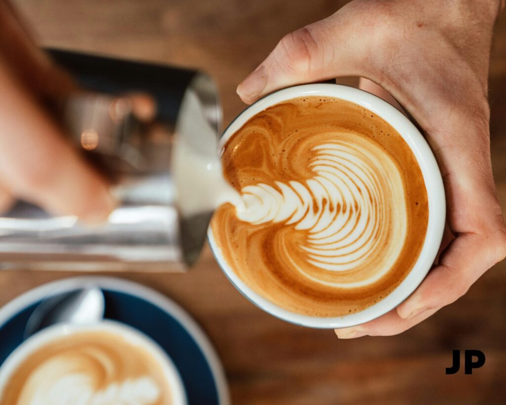 Rinkitės kavą su pienu ar augaliniu pienu